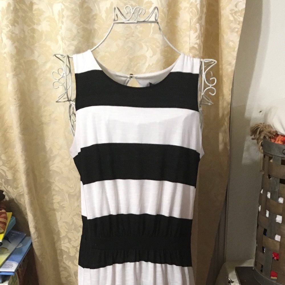 Maxi dress black And white Large.
